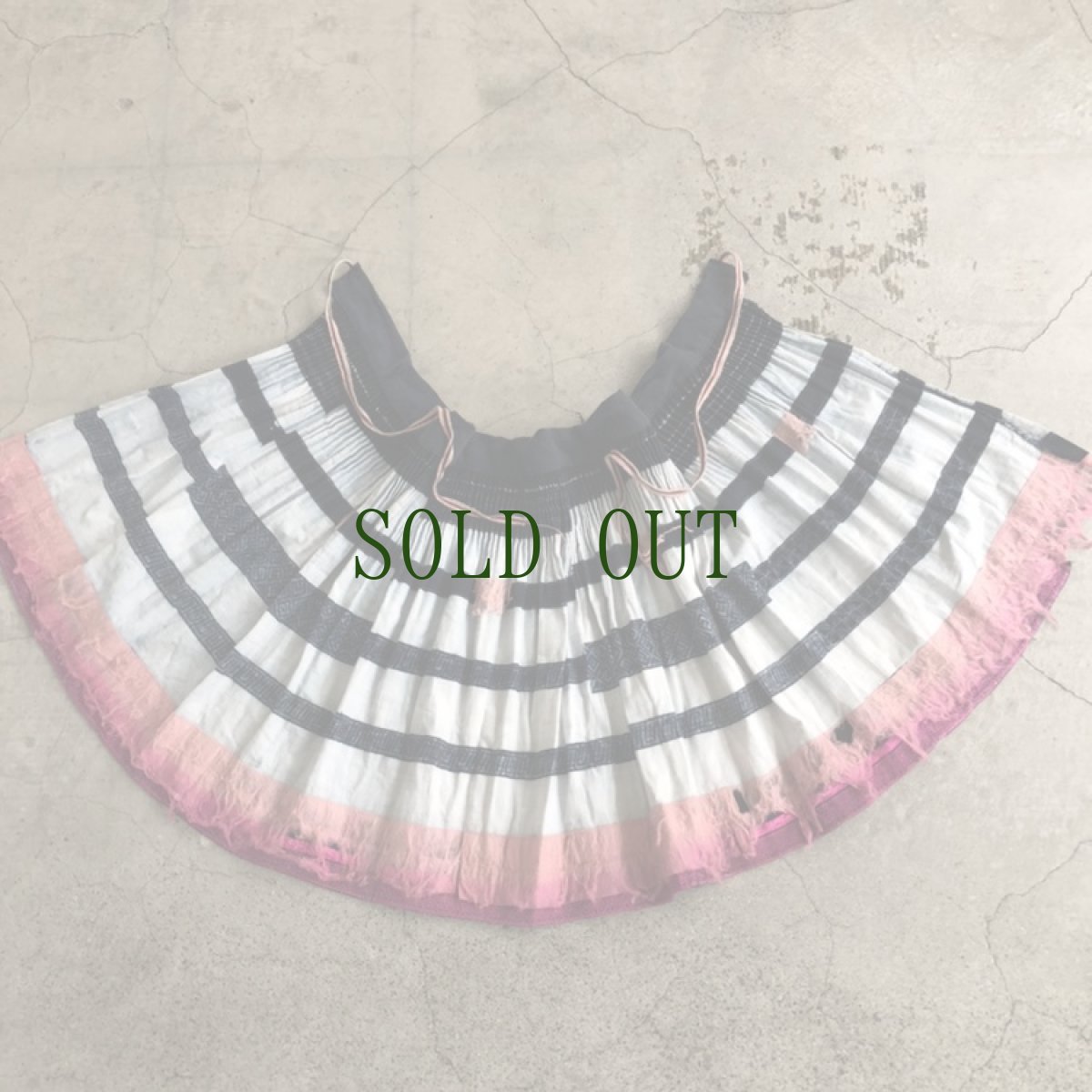 画像2: 広西省白裤瑶族（ヤオ支族）　プリーツ巻きスカート　 (2)