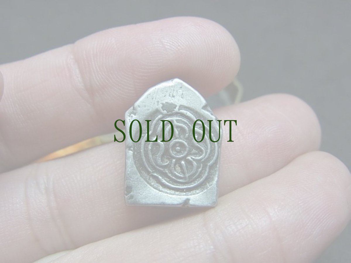 画像10: チベット・ガウ（携帯用小仏・豆仏）　チベット銀製・観音菩薩 (10)