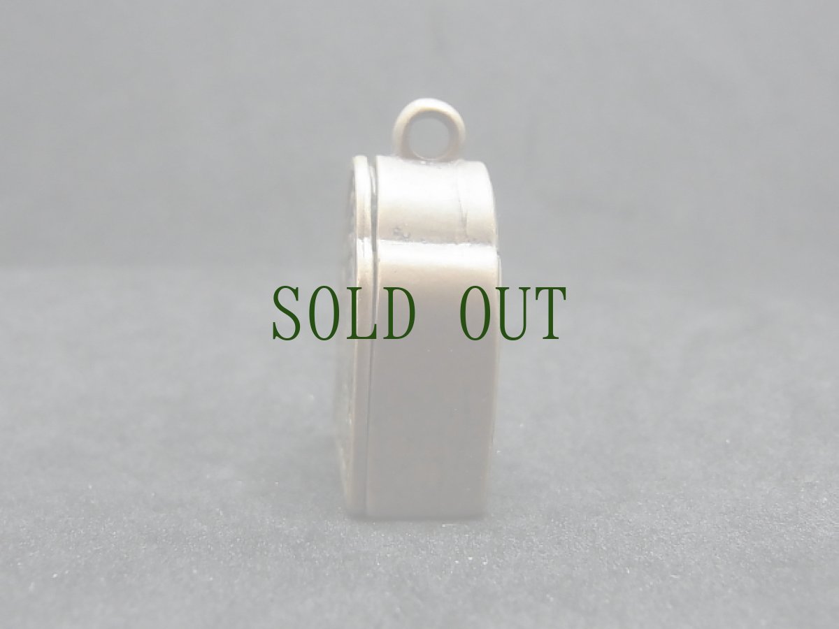 画像3: チベット・ガウ（携帯用小仏・豆仏）　チベット銀製・観音菩薩 (3)