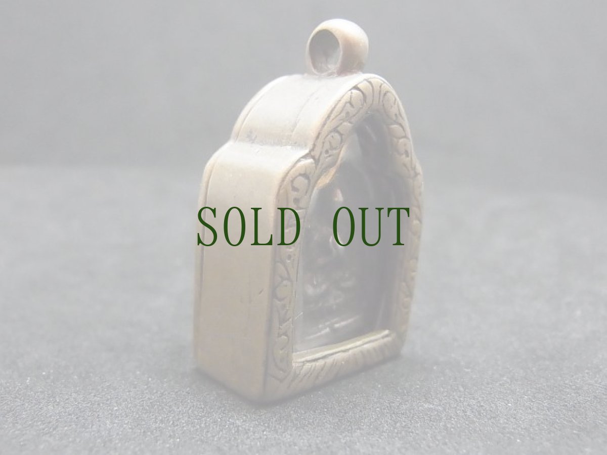 画像6: チベット・ガウ（携帯用小仏・豆仏）　チベット銀製・観音菩薩 (6)