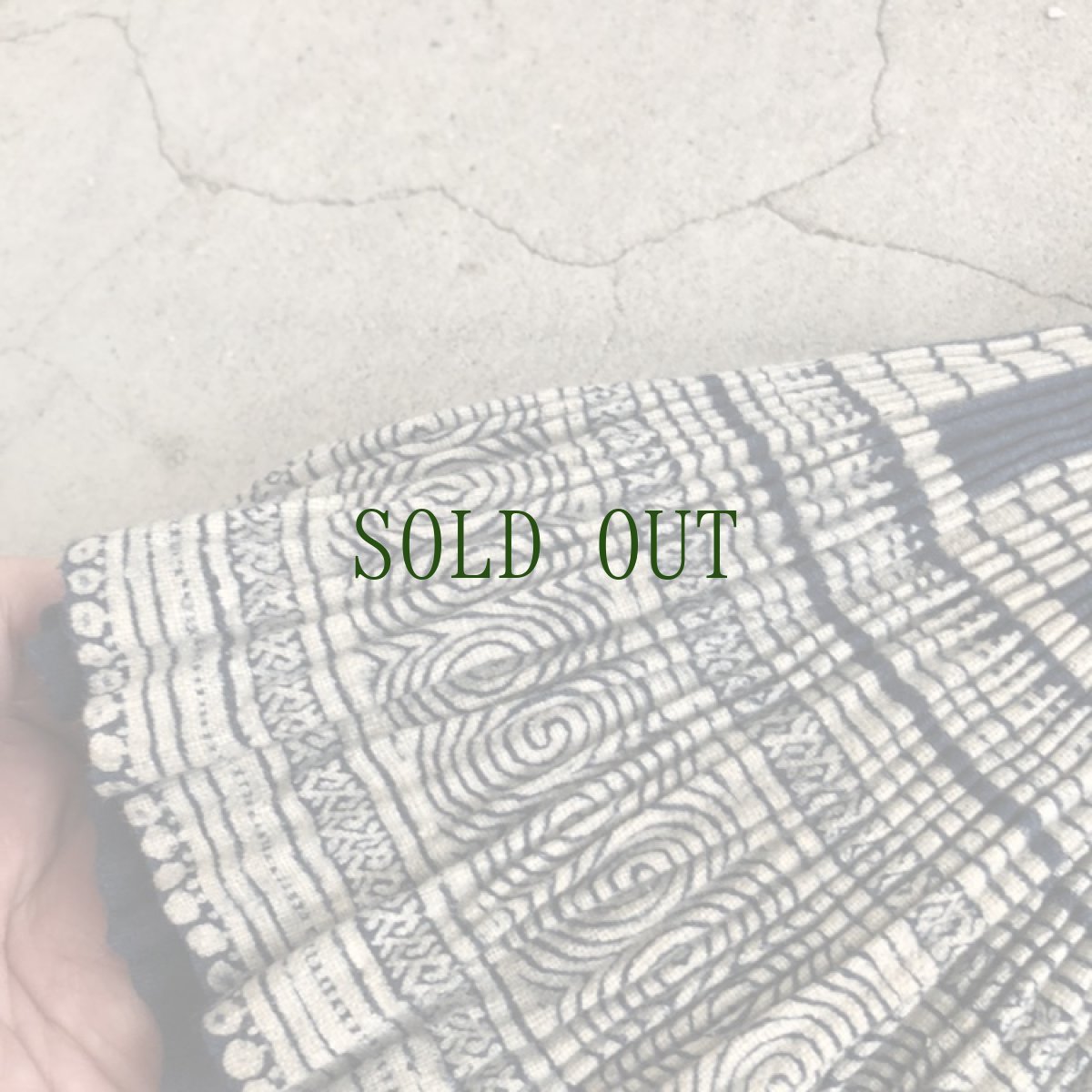 画像7: ガージア人　（貴州黄平県重安江式苗族(革家)）　藍染巻きスカート　 (7)