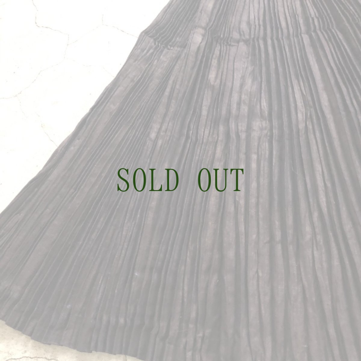 画像4: 貴州省西南苗族(ミャオ族)　藍染亮布　プリーツ　巻きスカート　　ロング丈 (4)