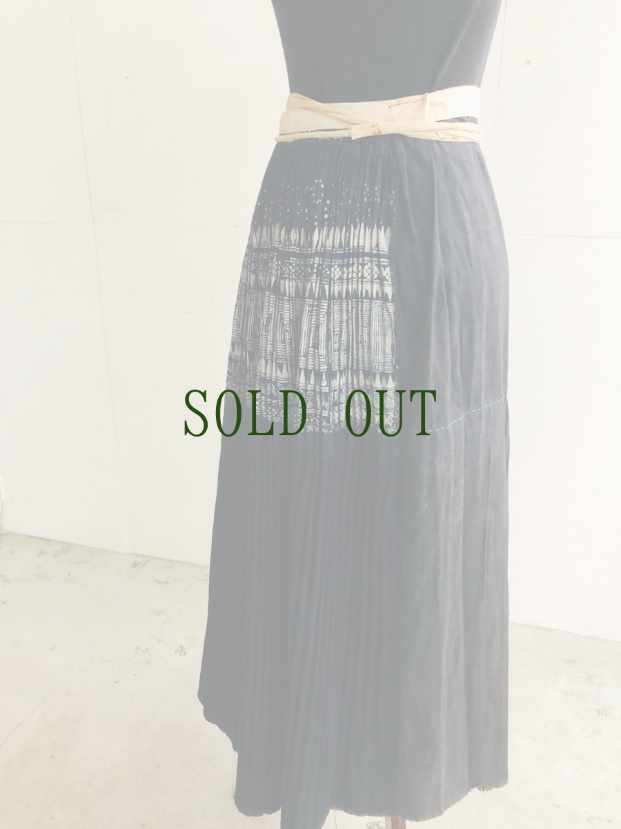 画像13: 貴州省　 布依族（プイ）　藍染・柿渋染　リバーシブル巻きスカート　ヴィンテージ (13)