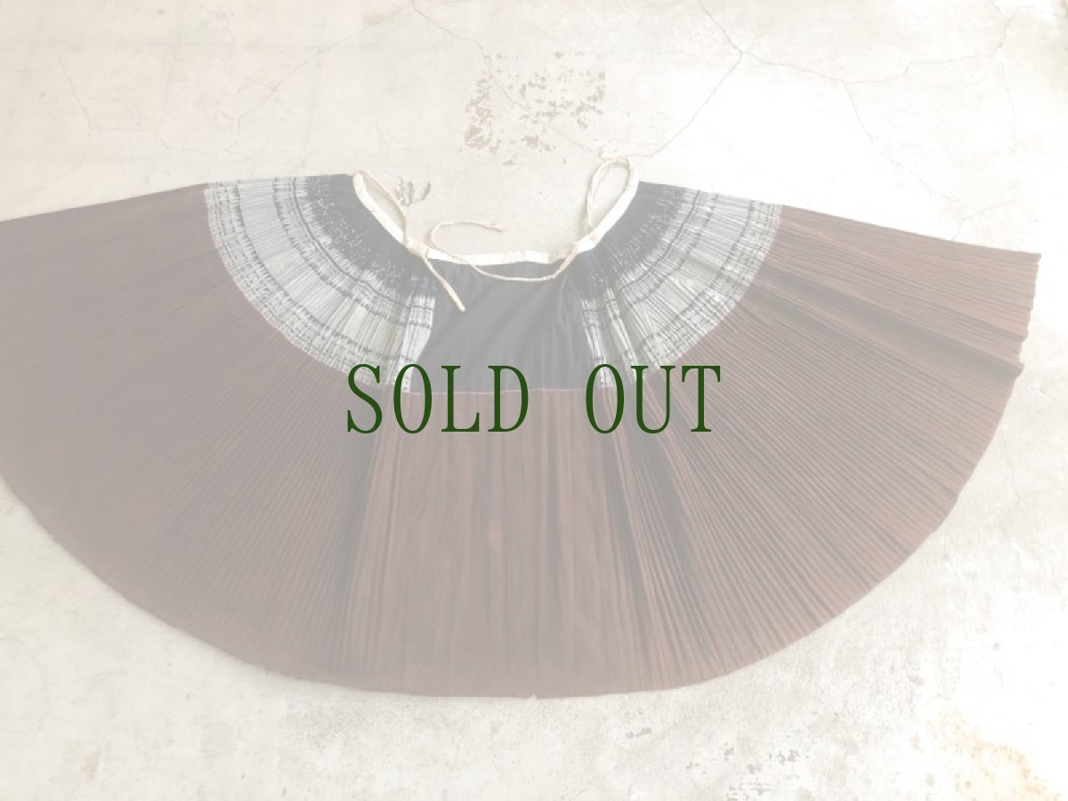 画像7: 貴州省　 布依族（プイ）　藍染・柿渋染　リバーシブル巻きスカート　ヴィンテージ (7)