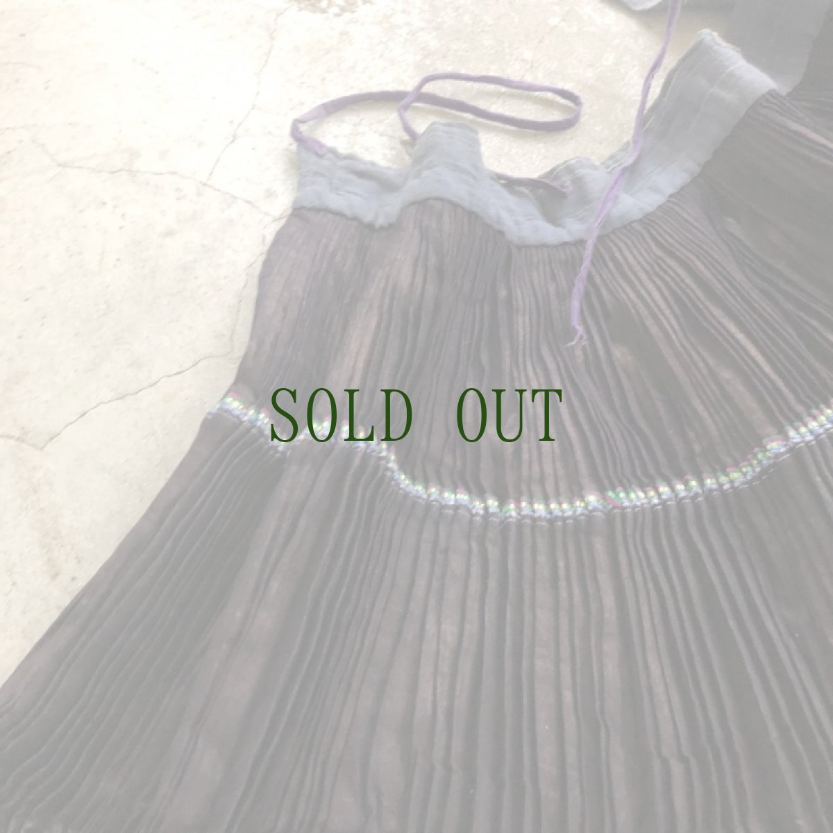 画像5: 貴州省西南苗族(ミャオ族)　藍染亮布　プリーツ　巻きスカート　　ロング丈 (5)