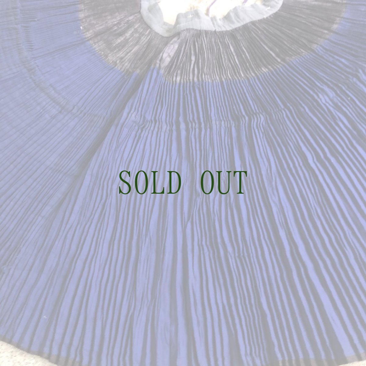 画像11: 貴州省西南苗族(ミャオ族)　藍染亮布　プリーツ　巻きスカート　　ロング丈 (11)