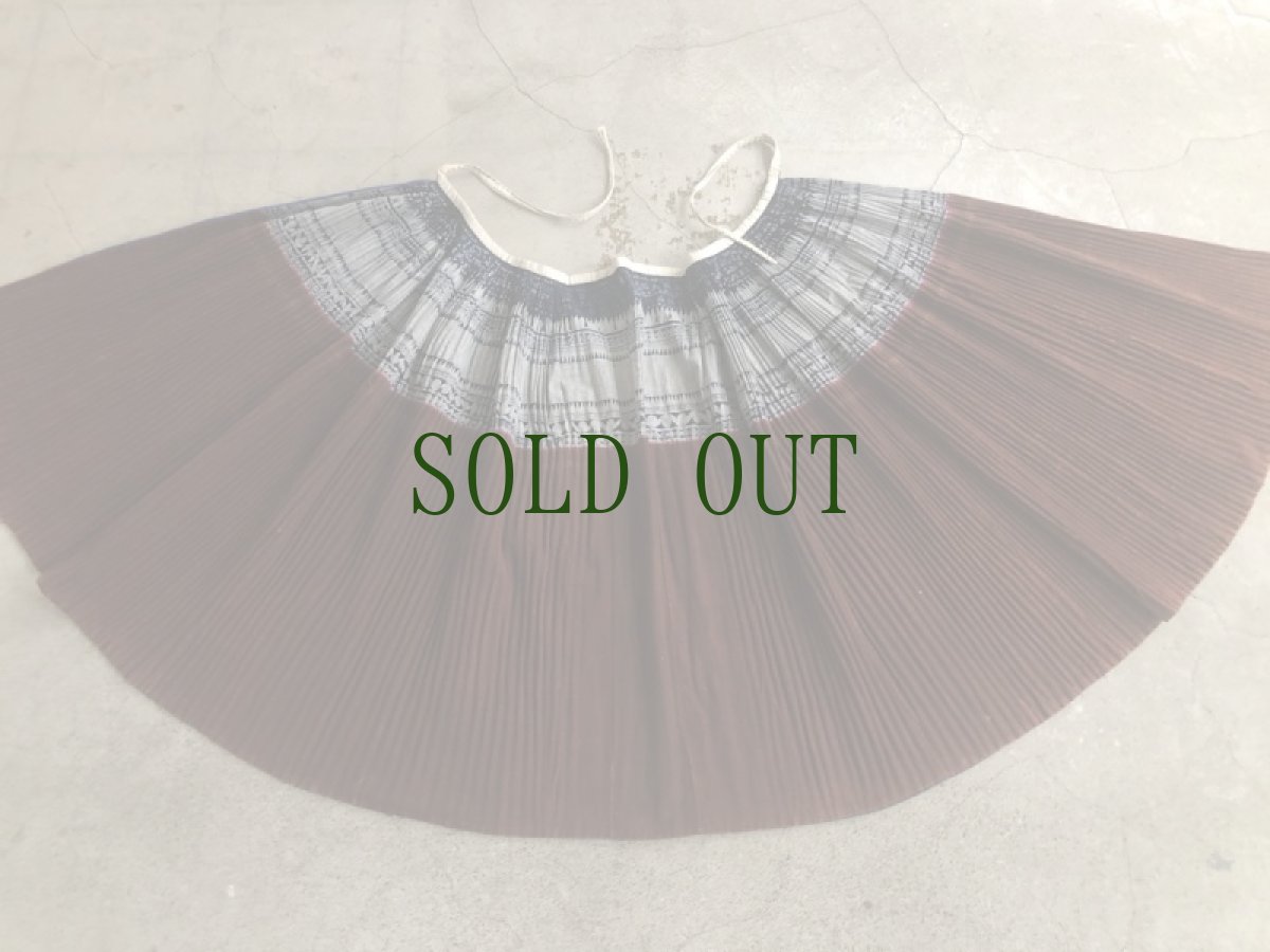 画像4: 貴州省　 布依族（プイ）　藍染・柿渋染　リバーシブル巻きスカート　ヴィンテージ (4)