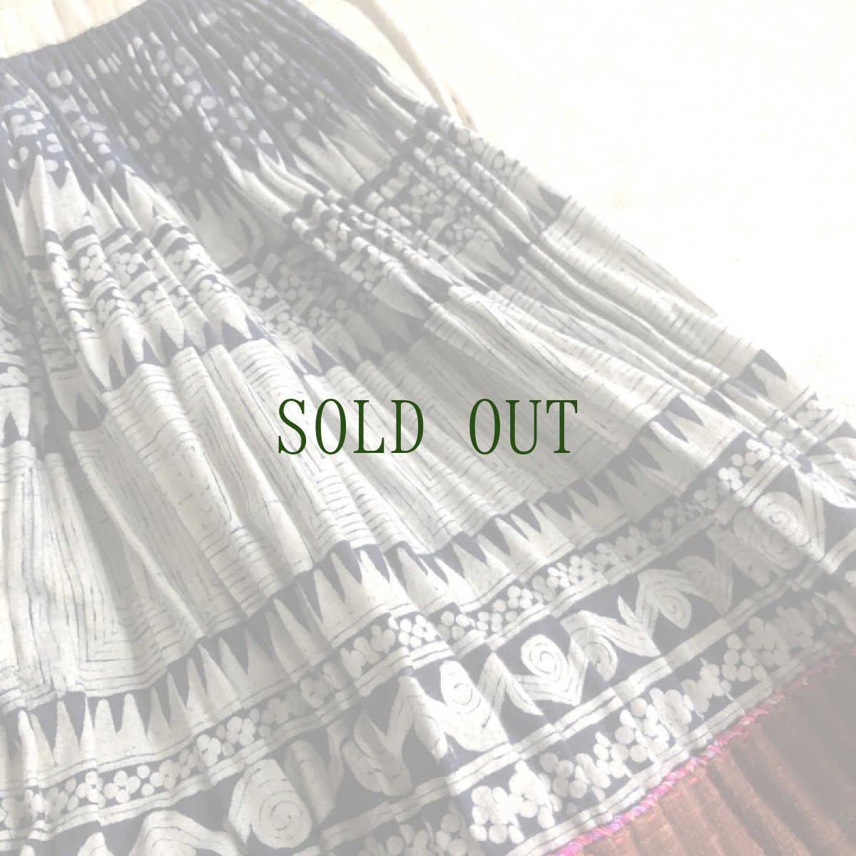 画像7: 貴州省　 布依族（プイ）　藍染・柿渋染　リバーシブル巻きスカート　ヴィンテージ (7)