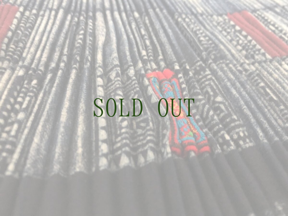 画像7: 貴州省貴定県苗族(小花ミャオ族)　藍染プリーツ巻きスカート　 (7)