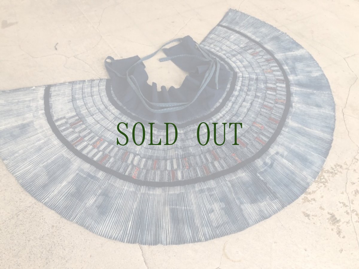 画像4: 貴州省貴定県苗族(小花ミャオ族)　藍染プリーツ巻きスカート　 (4)