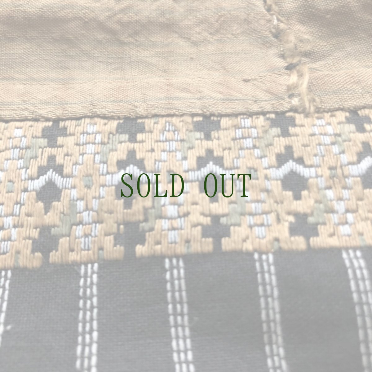 画像5: 貴州黄平苗族（huan ping miao）絹糸刺繍古裂（アンティーク・30×245cm） (5)