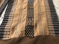 画像2: 貴州黄平苗族（huan ping miao）絹糸刺繍古裂（アンティーク・30×245cm） (2)