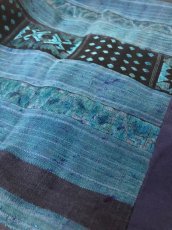 画像3: 貴州黄平苗族（huan ping miao）絹糸刺繍古裂（アンティーク・33×220cm） (3)