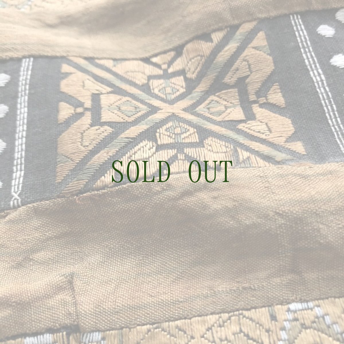 画像4: 貴州黄平苗族（huan ping miao）絹糸刺繍古裂（アンティーク・30×245cm） (4)