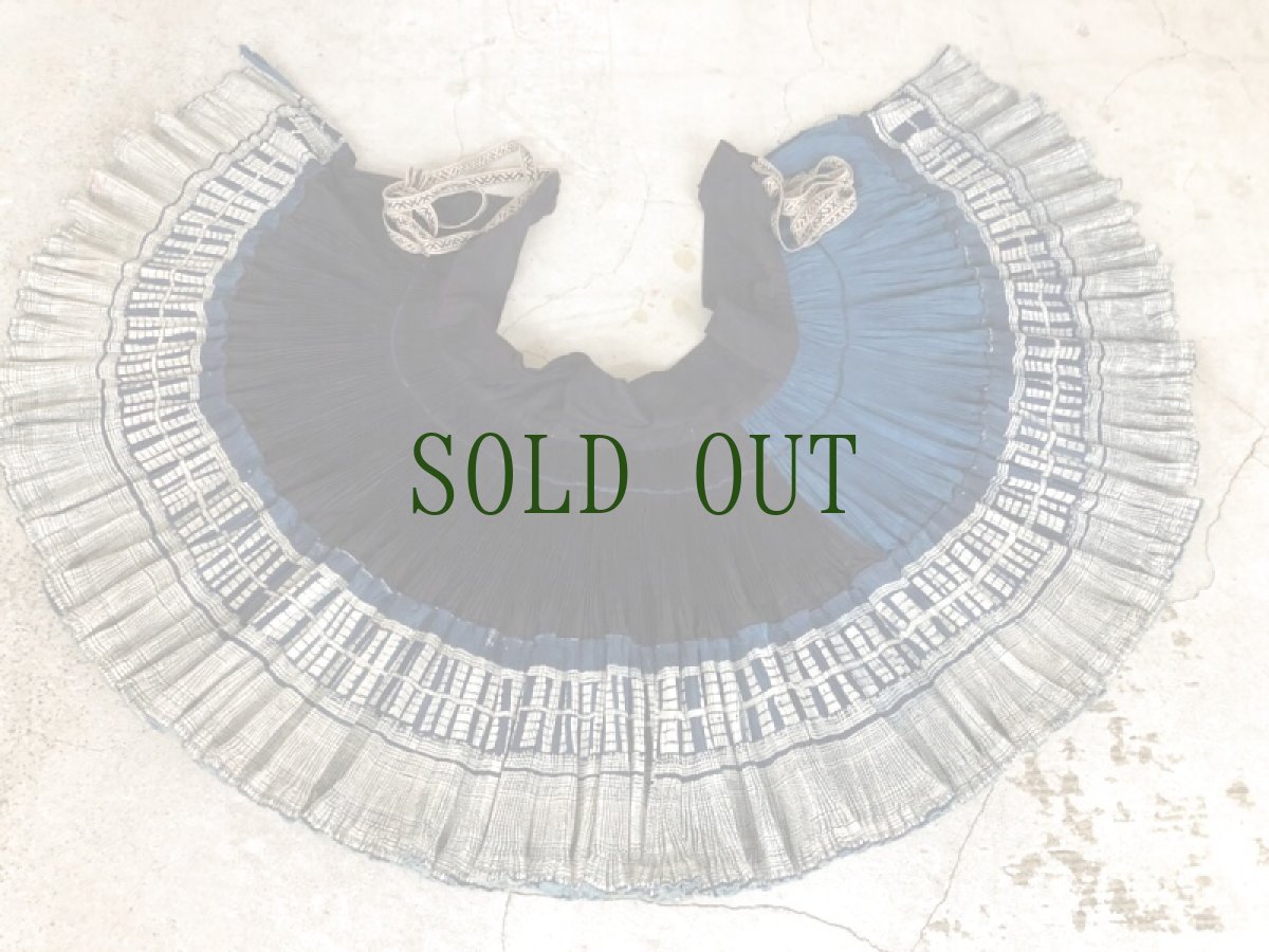 画像2: ガージア人　（貴州黄平県重安江式苗族(革家)）　藍染巻きスカート　 (2)