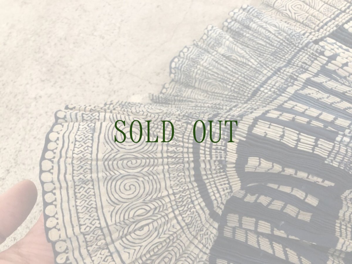 画像9: ガージア人　（貴州黄平県重安江式苗族(革家)）　藍染巻きスカート　 (9)