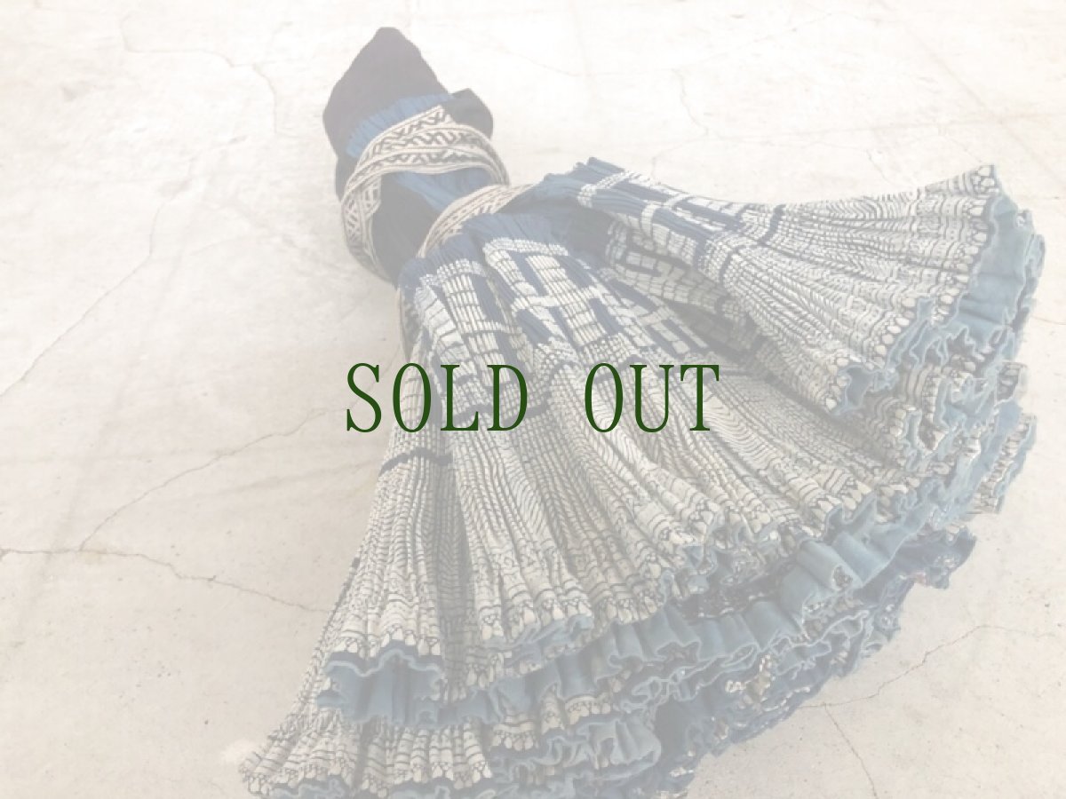 画像10: ガージア人　（貴州黄平県重安江式苗族(革家)）　藍染巻きスカート　 (10)