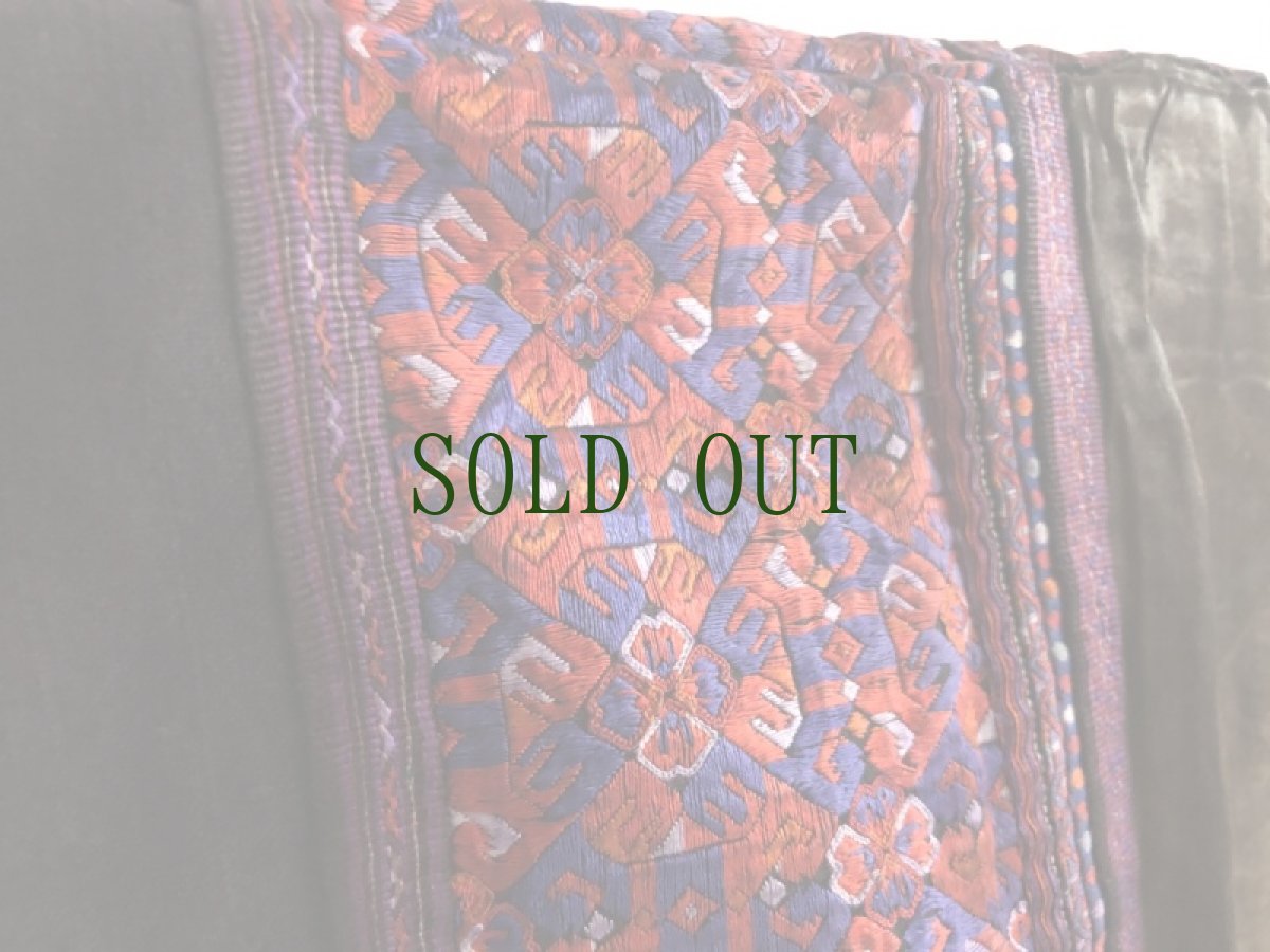 画像8: 貴州省黄平苗族(huan pin miao people)　絹製刺繍ジャケット（アンティーク ） (8)