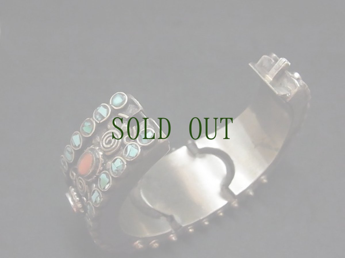 画像13: チベタンシルバーバングル・象嵌加工（ターコイズ、珊瑚）tibetan tribal bangle with inlay (13)