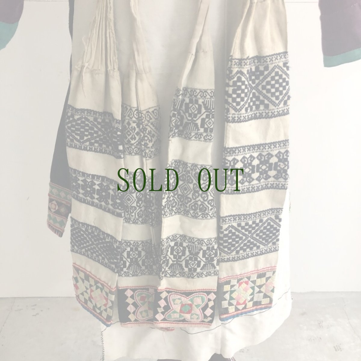 画像17: 貴州省卒節地区苗族(bi jie miao people）前掛け兼ケープ(おんぶ布)　背帯　 (17)