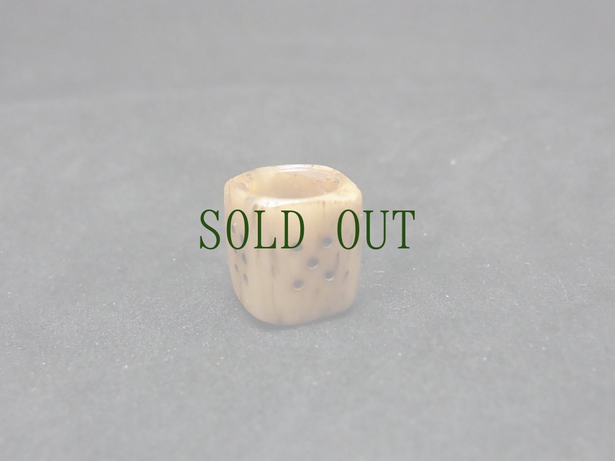 画像4: タカの骨の数珠玉（賽子柄） (4)