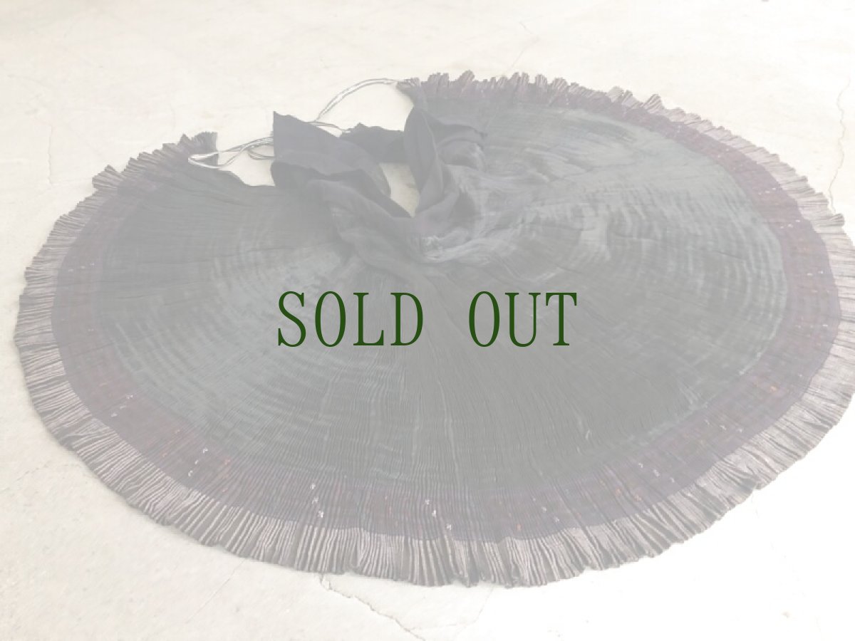 画像2: 貴州省黄平苗族(huan pin miao people)　プリーツ巻きスカート（シルク・草木染） (2)