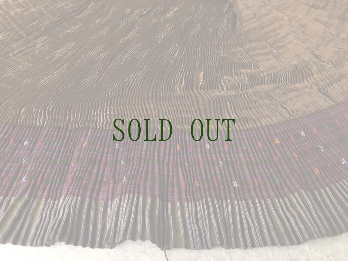 画像4: 貴州省黄平苗族(huan pin miao people)　プリーツ巻きスカート（シルク・草木染） (4)