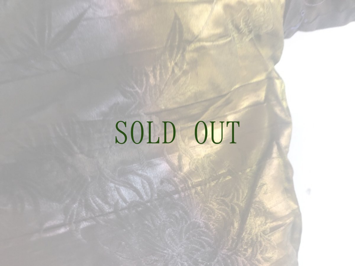 画像10: 貴州省黄平苗族(huan pin miao people)　絹製/藍染亮布・刺繍ジャケット (10)