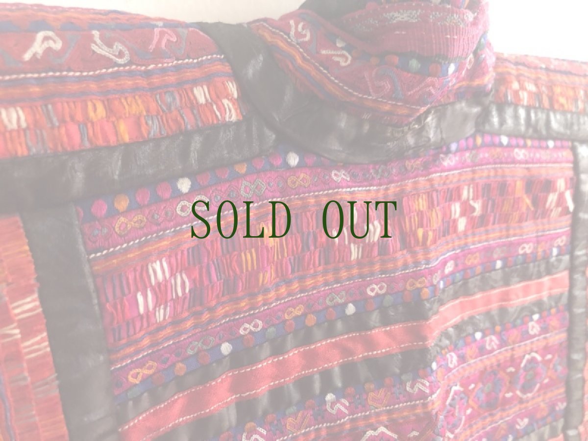 画像6: 貴州省黄平苗族(huan pin miao people)　絹製/藍染亮布・刺繍ジャケット (6)