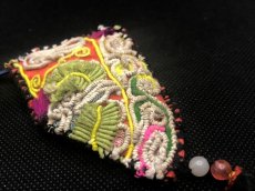 画像2: 貴州トン族の刺繍お飾り（根付）アンティーク (2)