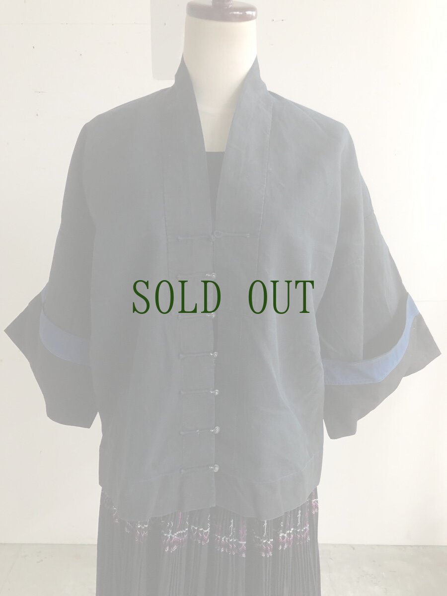 画像9: 舟渓青曼苗族(zhou xi qing man /ミャオ族)　藍染麻製ジャケット（蝙蝠衣） (9)