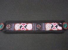 画像2: 貴州省ミャオ族の刺繍古裂・布ブレスレット　 (2)