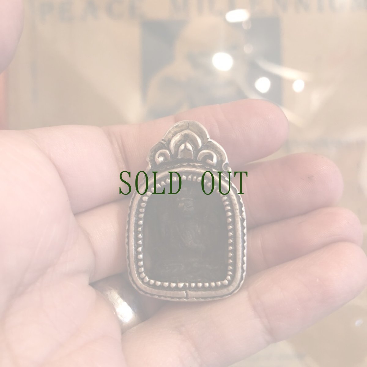 画像8: ガウ　チベット密教御守り箱　（チャンレースィク・四臂観音菩薩）開眼ツァツァ仏 (8)