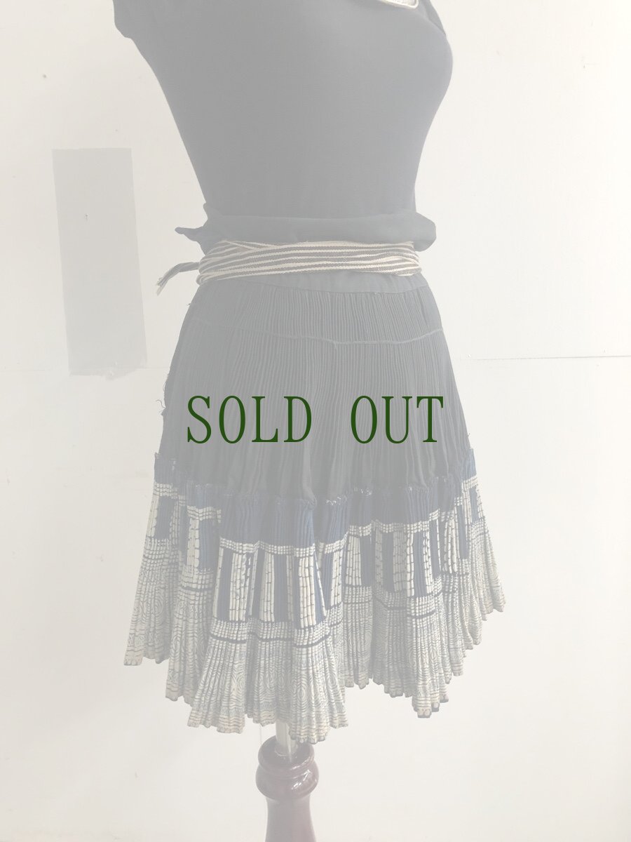 画像9: ガージア人　（貴州黄平県重安江式苗族(革家)）　藍染巻きスカート　 (9)