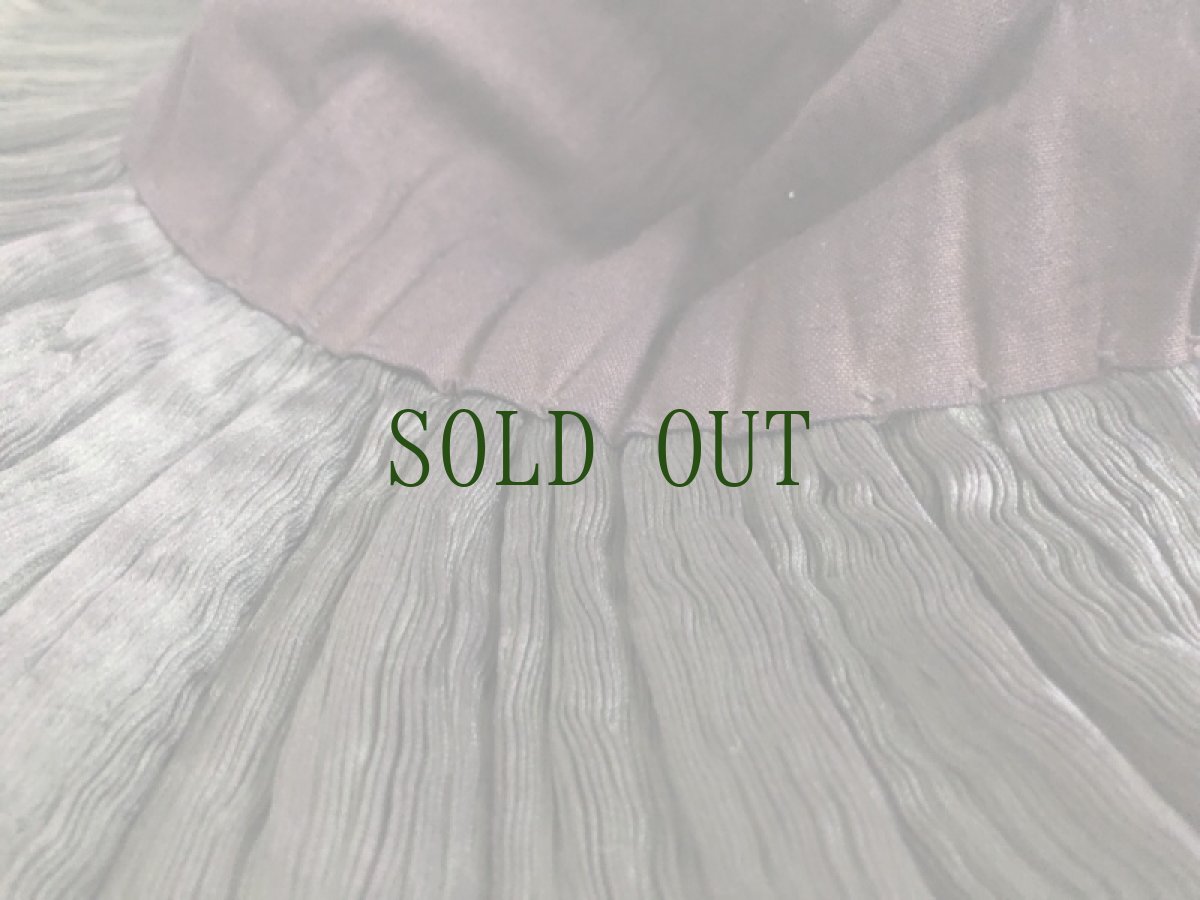 画像12: 貴州省黄平苗族(ミャオ族)　プリーツ巻きスカート・ケープ（シルク・草木染）ビンテージ (12)