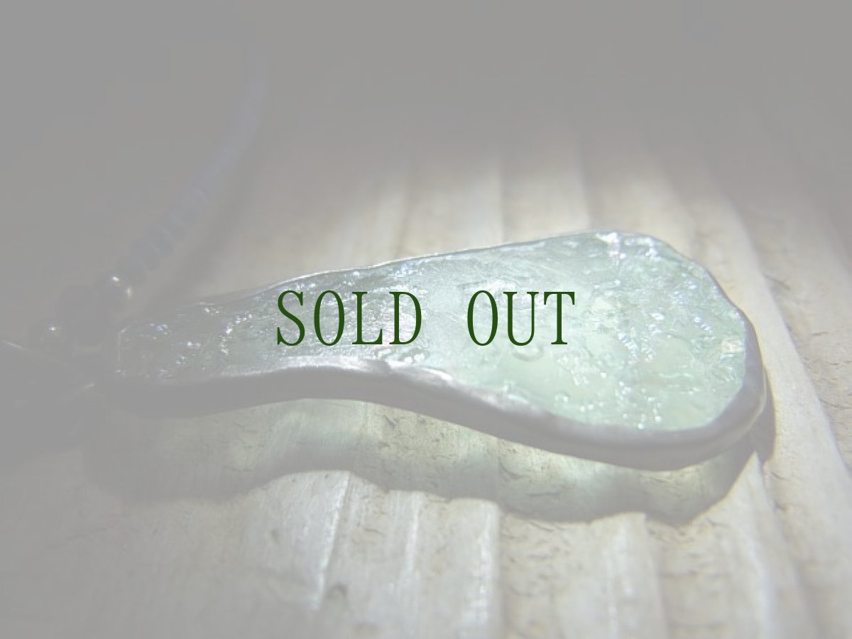 画像8: 古代ローマングラス（銀化ガラス）とラピスラズリのネックレス (8)