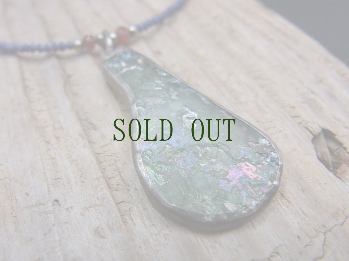 画像3: 古代ローマングラス（銀化ガラス）とラピスラズリのネックレス (3)