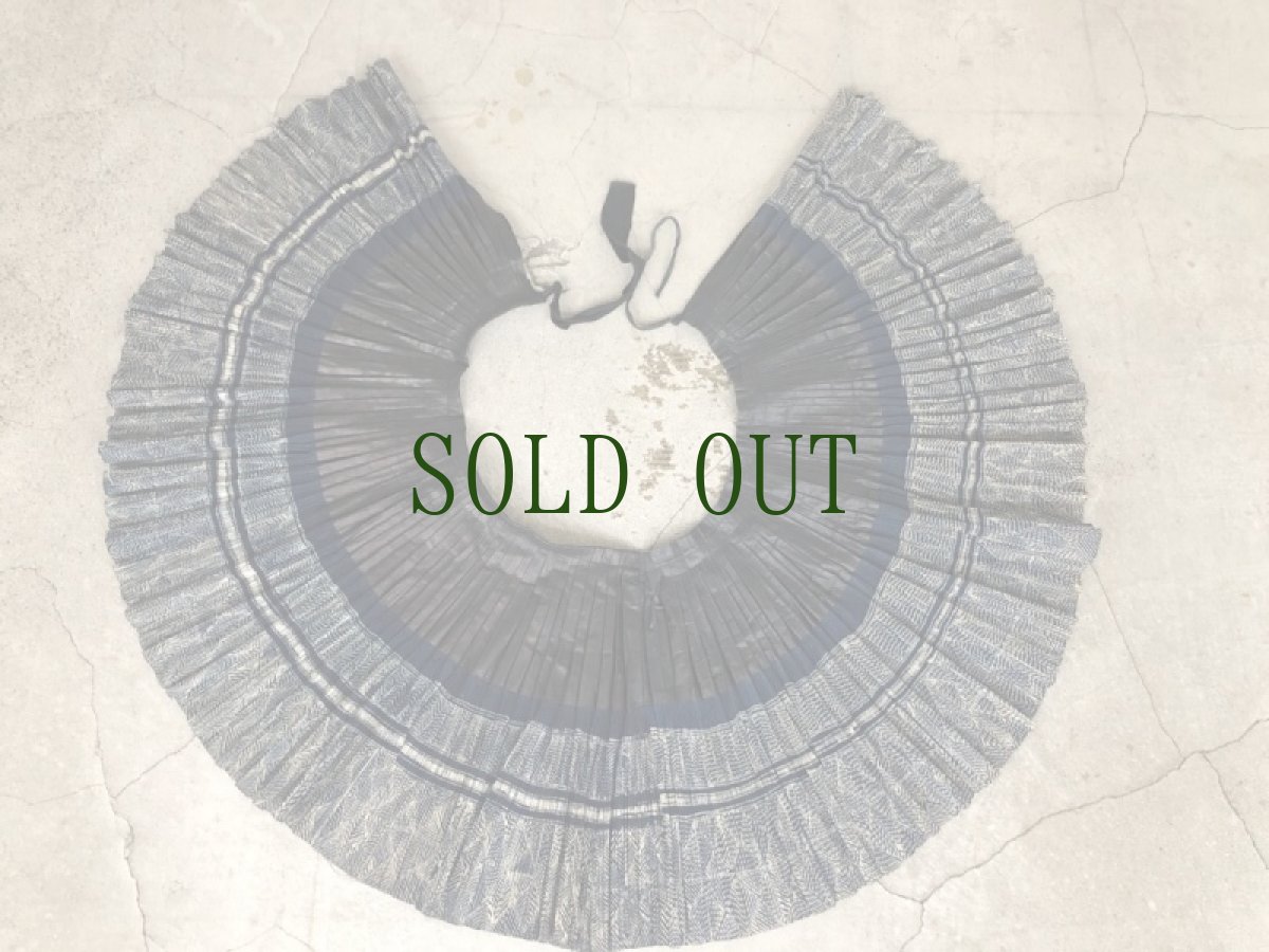 画像14: 榕江苗族(rong jiang miao/ミャオ族）藍染・亮布　プリーツ巻きスカート　(ビンテージ） (14)