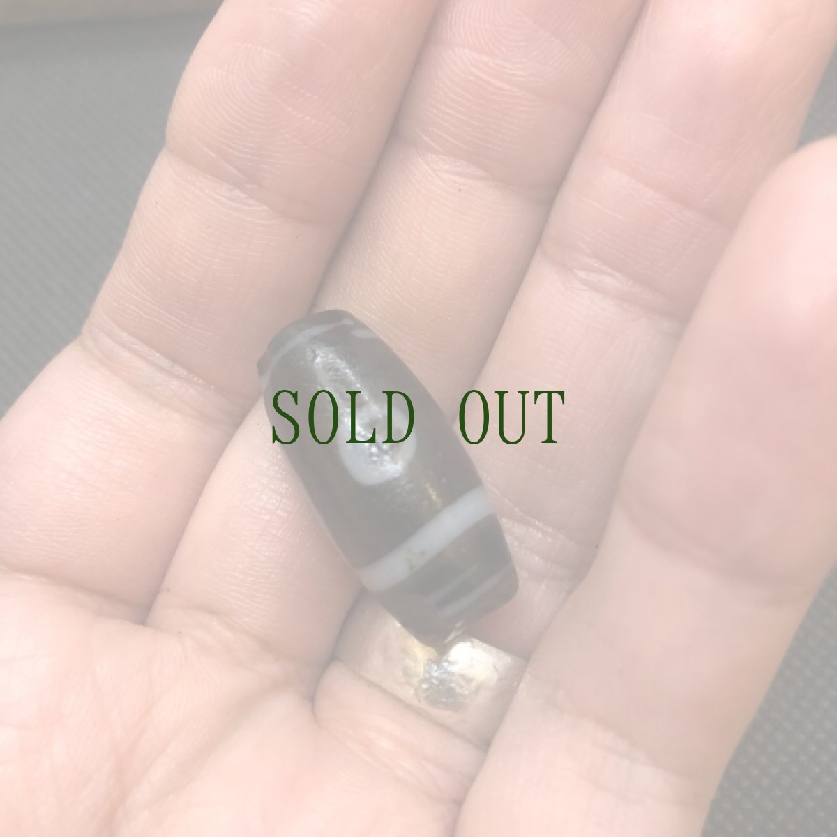 画像8: ジービーズ(antique glass dzi mig ni pa)古瑠璃二眼天珠 (8)