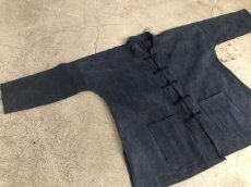画像2: 本藍染　カンフージャケット（ドロップショルダー）　貴州省ミャオ族　手紬手織り木綿　（ユニセックス） (2)