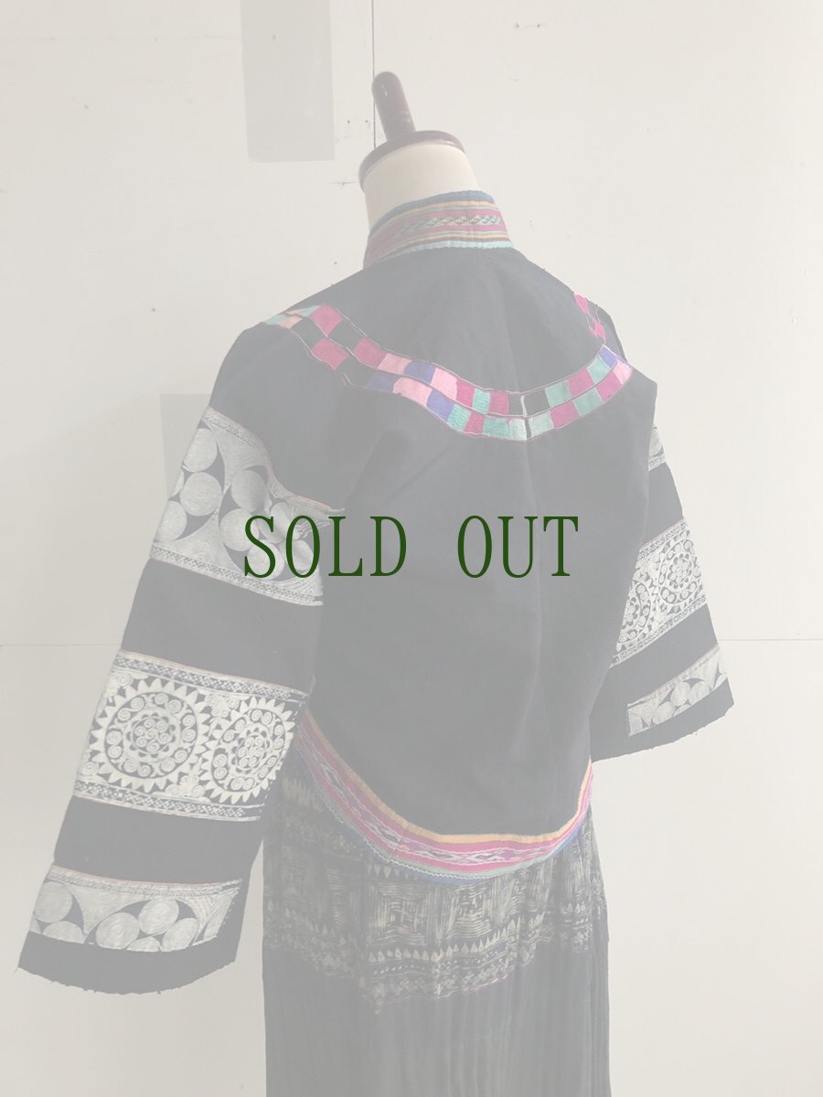 画像2: 貴州省布依族(プイ族) 刺繍・ろうけつ・藍染め 木綿ジャケット(ビンテージ) (2)