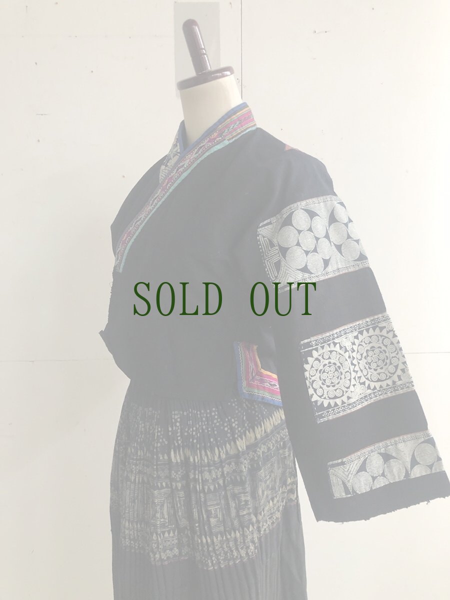 画像18: 貴州省布依族(プイ族) 刺繍・ろうけつ・藍染め 木綿ジャケット(ビンテージ) (18)