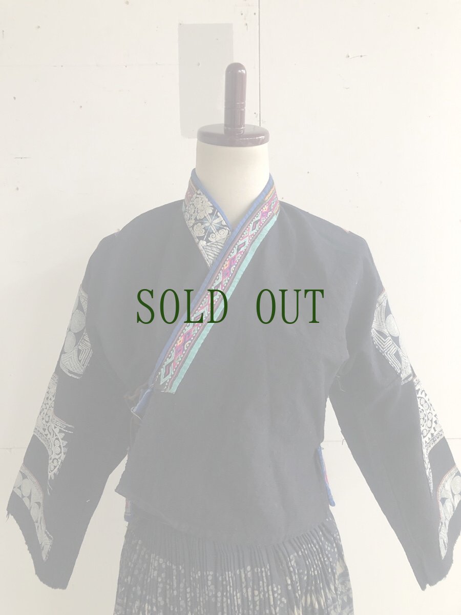 画像4: 貴州省布依族(プイ族) 刺繍・ろうけつ・藍染め 木綿ジャケット(ビンテージ) (4)