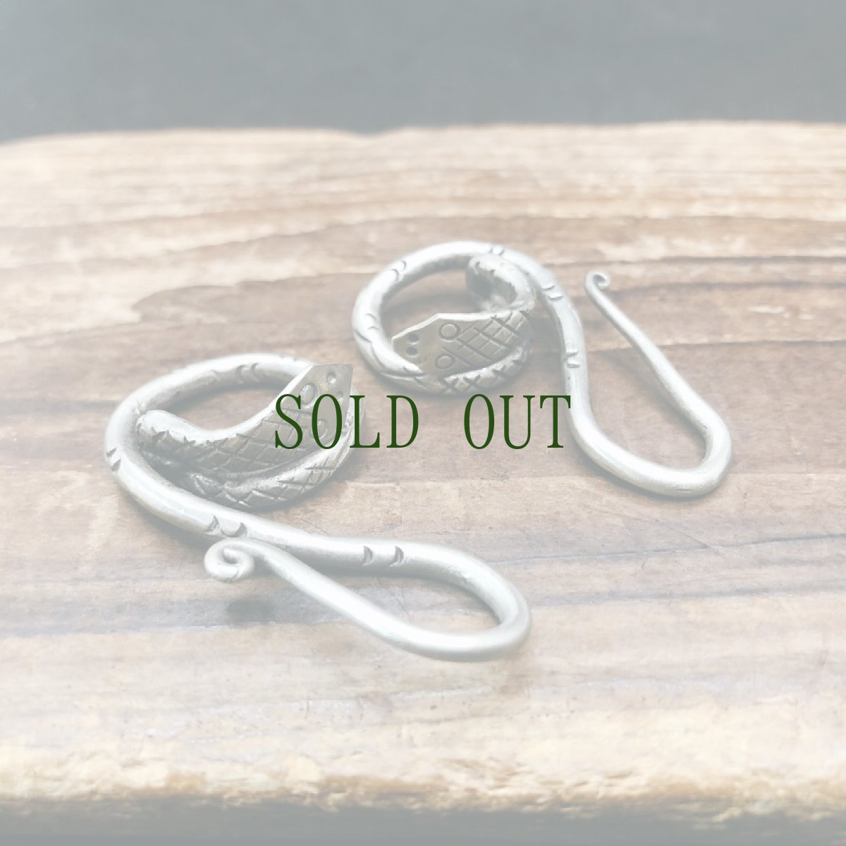 画像2: 貴州苗族（ミャオ族）のシルバーピアス(苗銀)　蛇 (2)