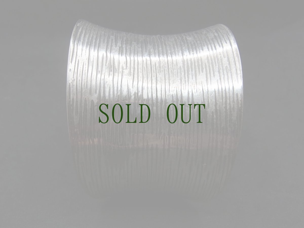 画像2: 貴州ミャオ族のシルバーバングル(ミャオ銀)  約49 mm (2)