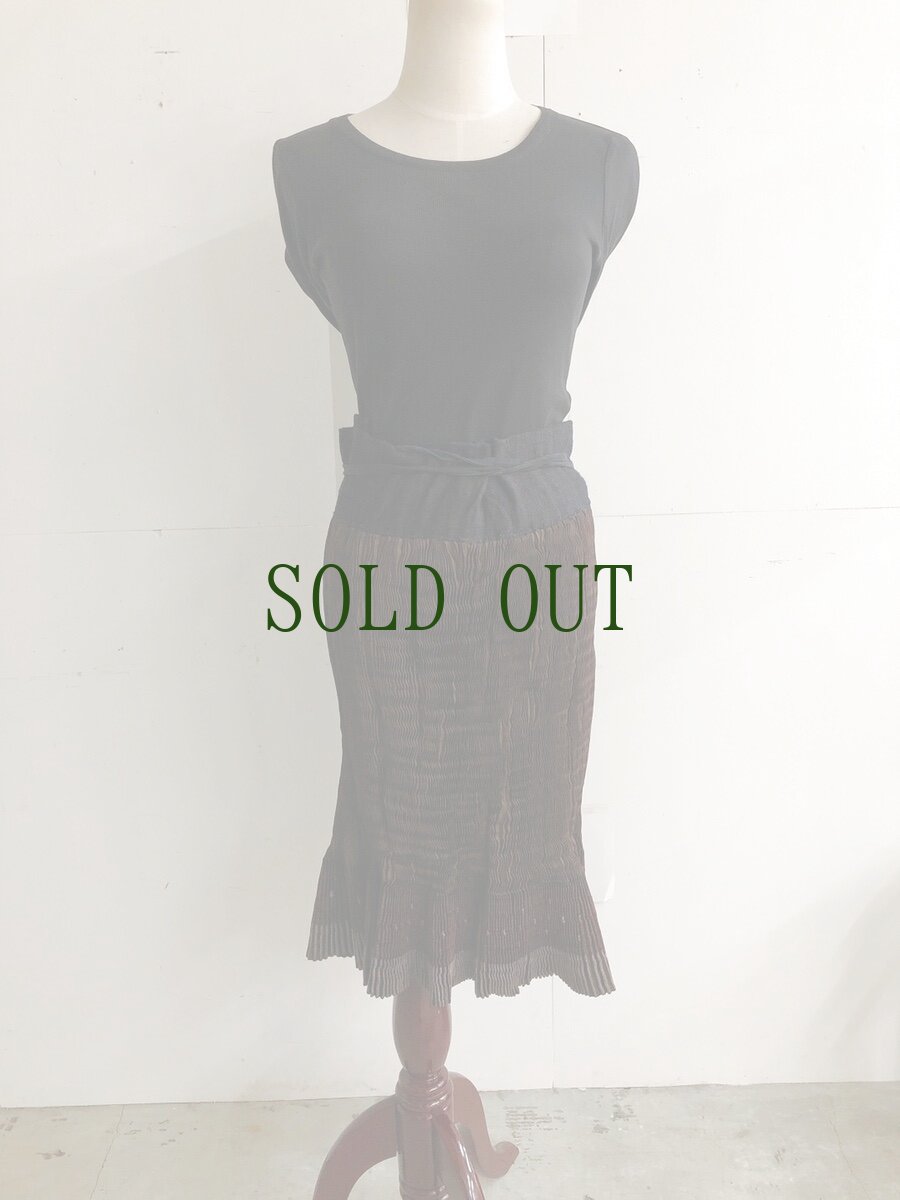 画像6: 貴州省黄平苗族(ミャオ族)　プリーツ巻きスカート（野蚕絹・草木染）ビンテージ【シルク】 (6)