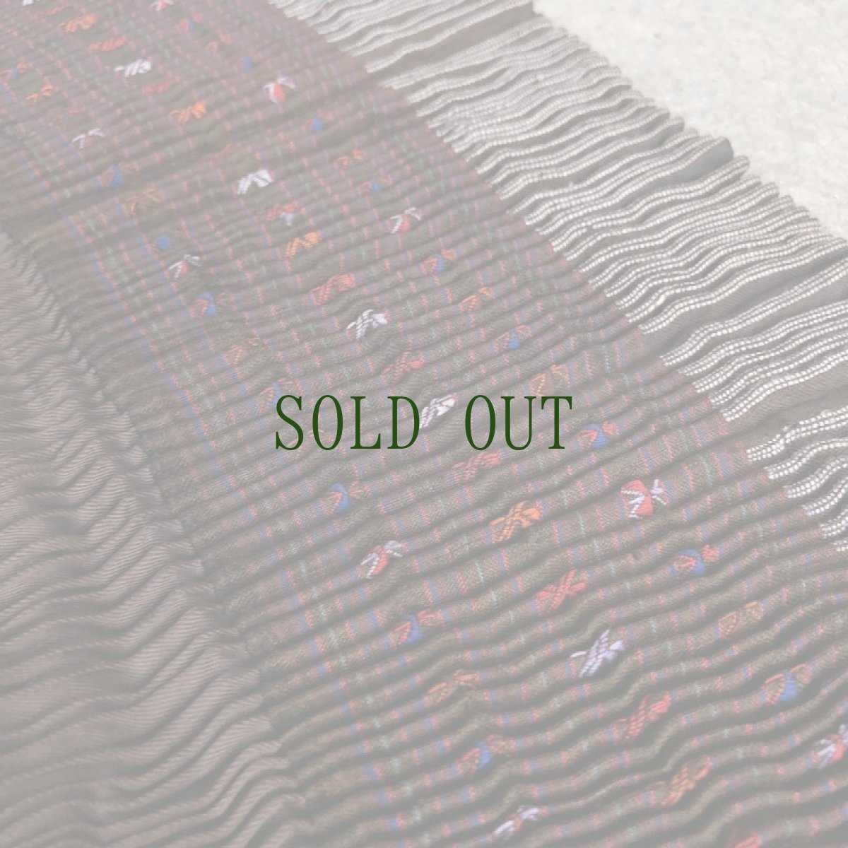 画像11: 貴州省黄平苗族(ミャオ族)　プリーツ巻きスカート（野蚕絹・草木染）ビンテージ【シルク】 (11)