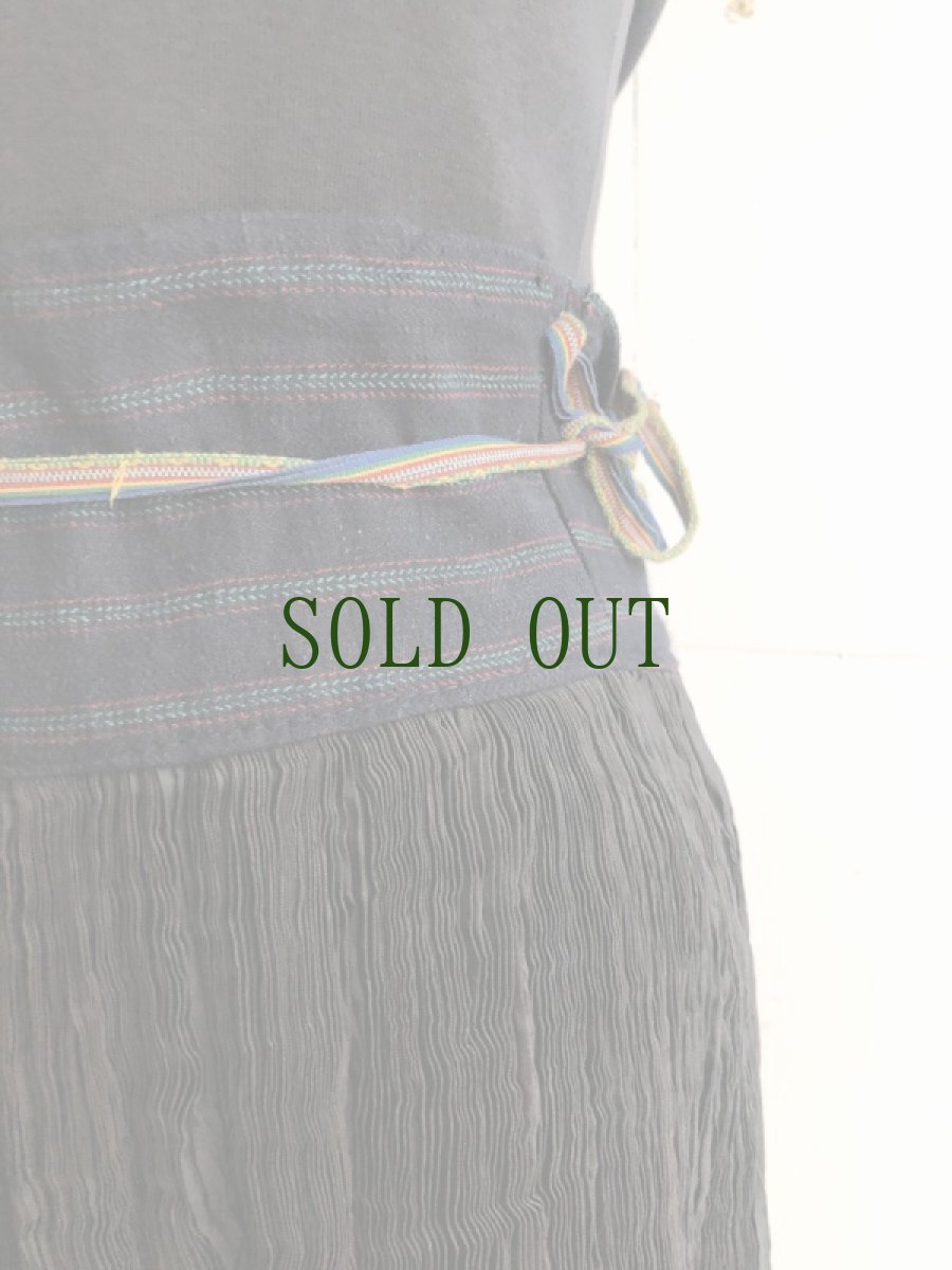 画像6: 貴州省黄平苗族(ミャオ族)　プリーツ巻きスカート（野蚕絹・草木染）ビンテージ　【シルク】 (6)