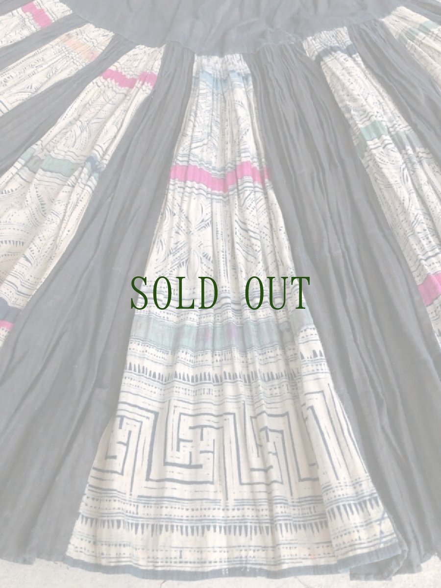 画像8: 榕江苗族(rong jiang miao/ミャオ族）藍染・ろうけつ　プリーツ巻きスカート　(ビンテージ） (8)