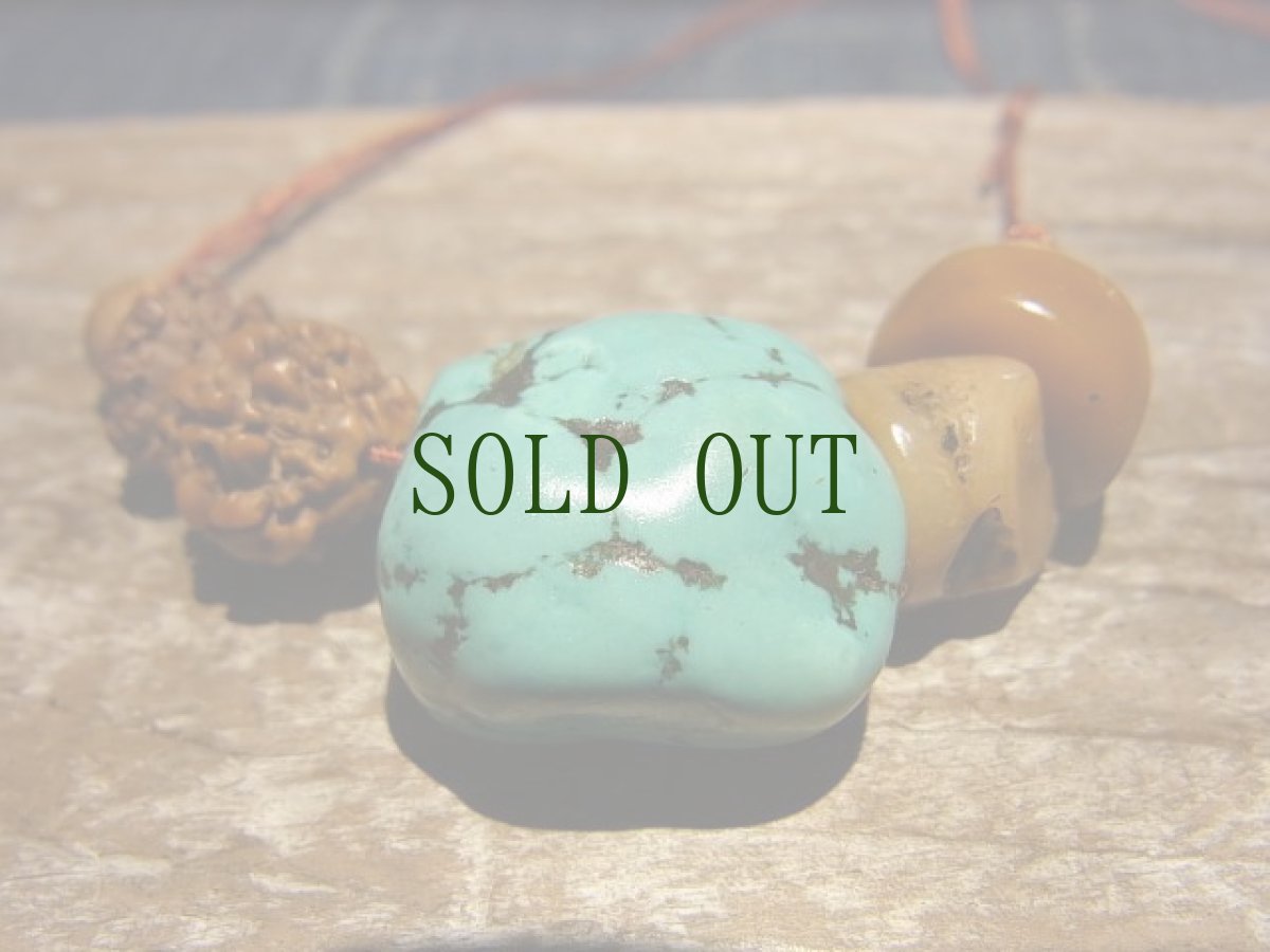 画像3: アンティーク　チベタン天然ターコイズ(yu)と眉心骨カパーラ、菩提樹、琥珀珠の首飾り　 (3)